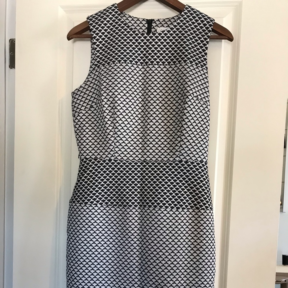Calvin Klein Gray Pattern Sheath Dress Size 4